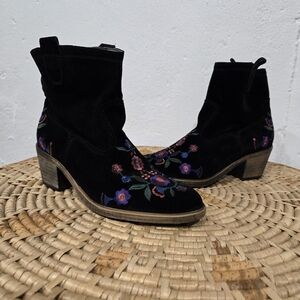 Aldo Limeira Black Embroidered Ankle Cowboy Boots 6.5